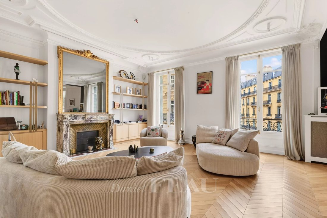 Apartment in Courcelles-Wagram, Paris 17e Arrondissement, Paris 2 - 18017000