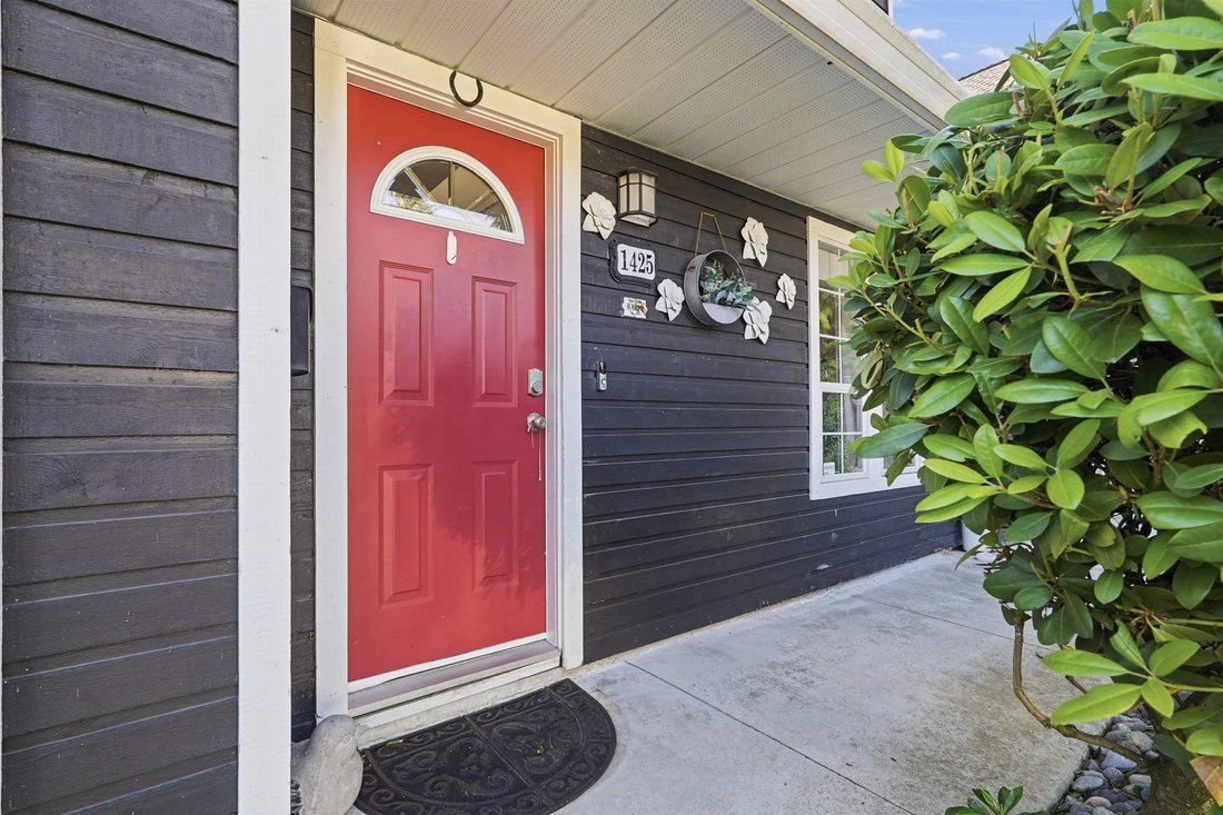 House in Surrey, British Columbia, Canada 4 - 18020507