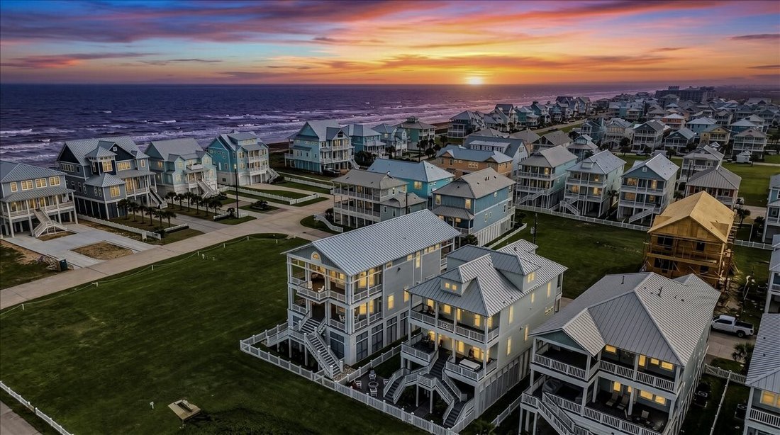 House in Galveston, Texas, United States 3 - 18018111