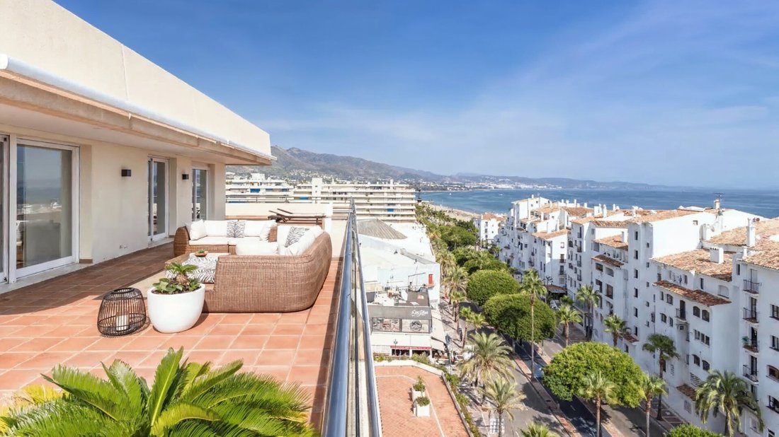 Apartment in Puerto Banus, Marbella, Spain 1 - 15772847