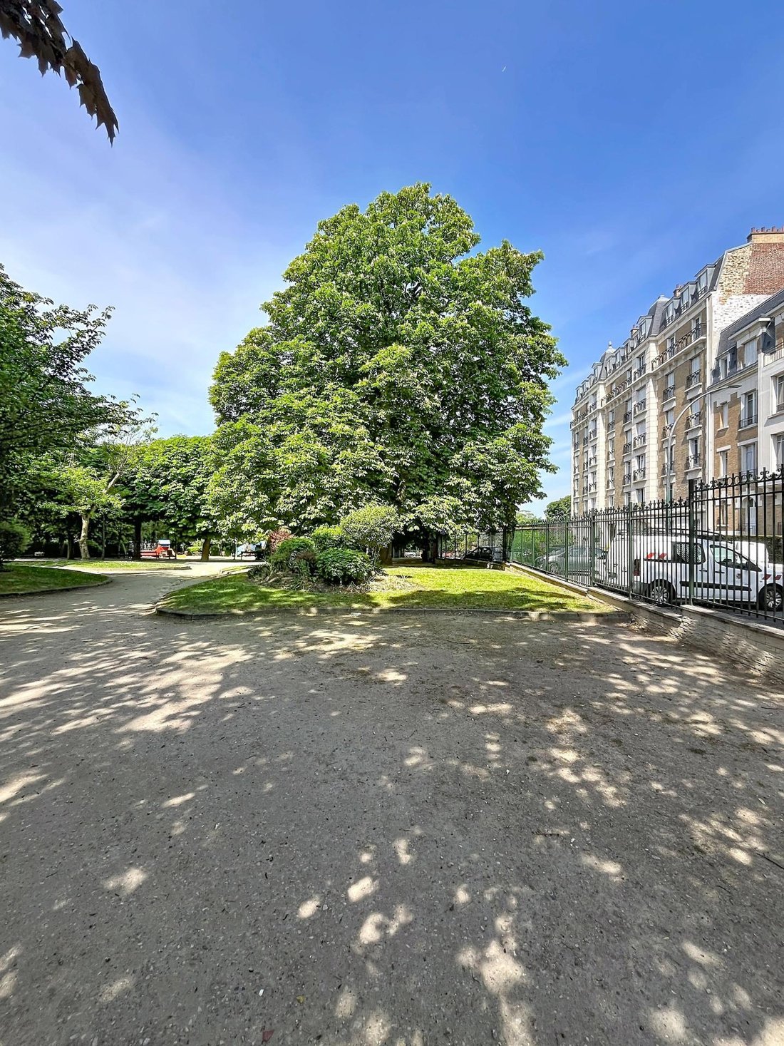 Apartment in Thiers, Le Raincy, France 1 - 17957613