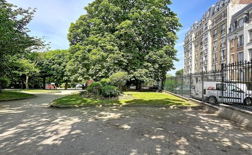 Apartment in Thiers, Le Raincy, France 1
