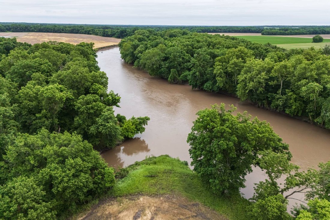 Land in Iola, Kansas, United States 3 - 18015860