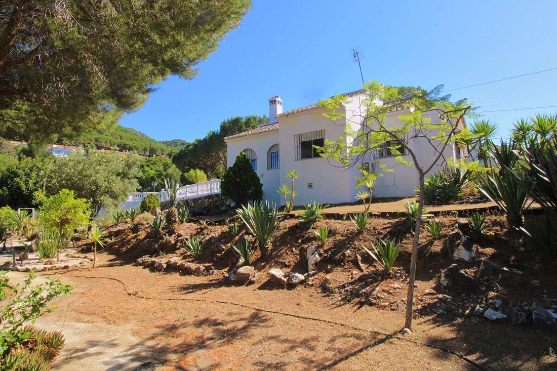 Villa in Alhaurin de la Torre, Andalusia, Spain 2 - 18020552