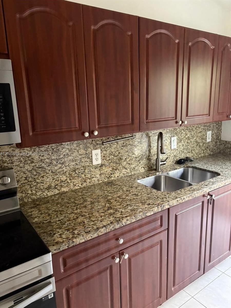 Condo in Hallandale Beach, Florida, United States 4 - 18017148