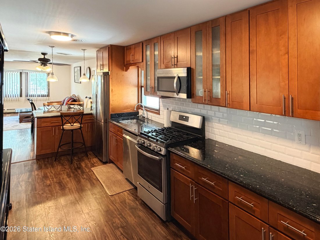 House in New York, New York, United States 4 - 18019446
