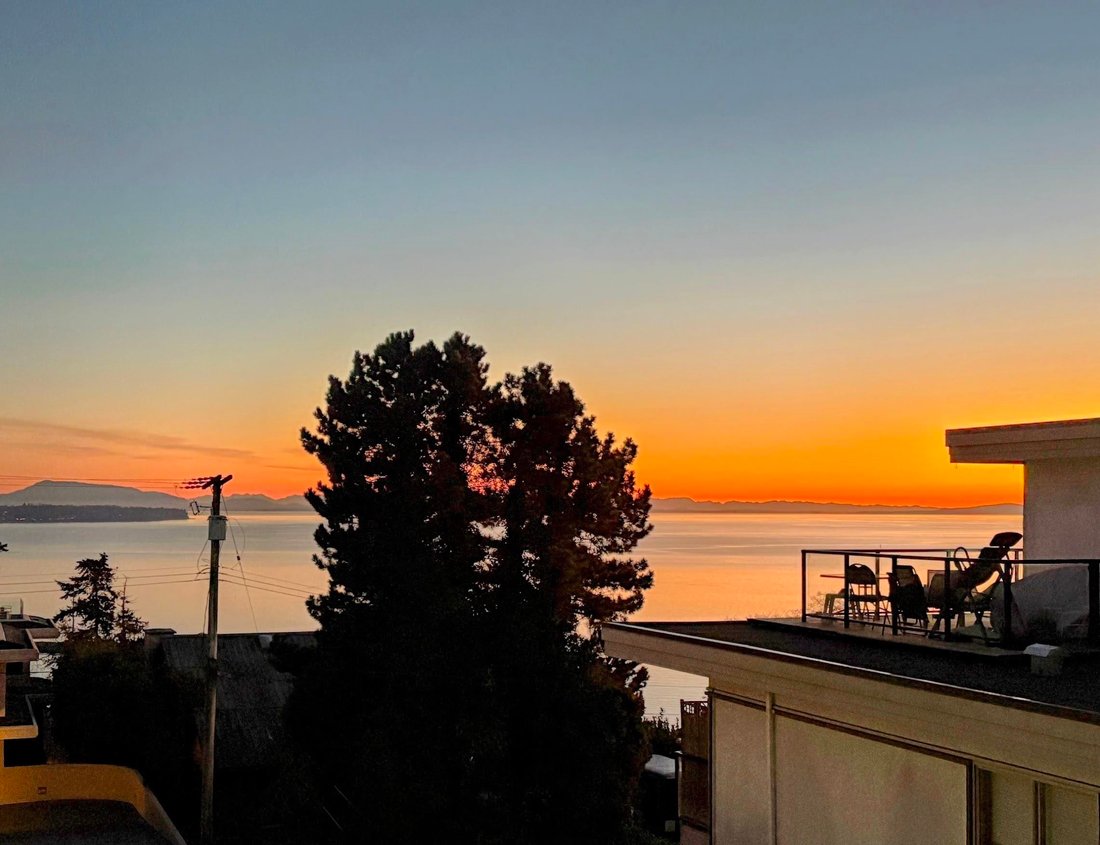 Condo in White Rock, British Columbia, Canada 1 - 18020512