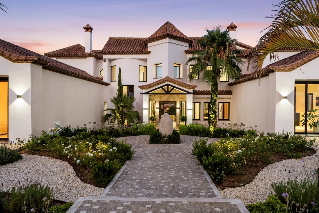Villa in Cancelada, Estepona, Andalusia 2 - 15884323