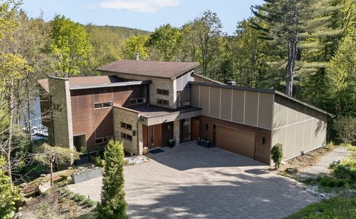 Maison à Saint-Sauveur, Québec, Canada 1