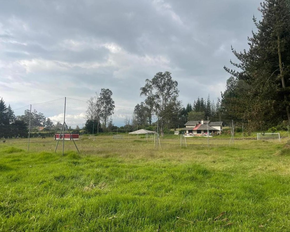 Land in Quito, Pichincha, Ecuador 2 - 18016729