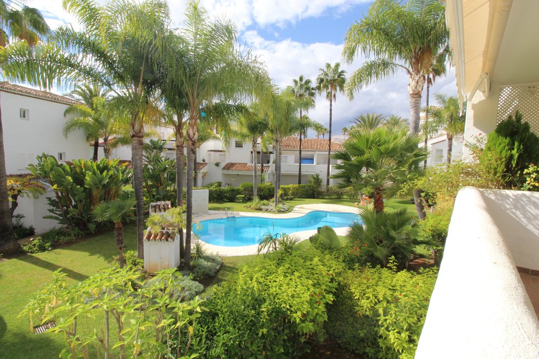 Townhouse in Marbella, Andalusia, Spain 1 - 16739565