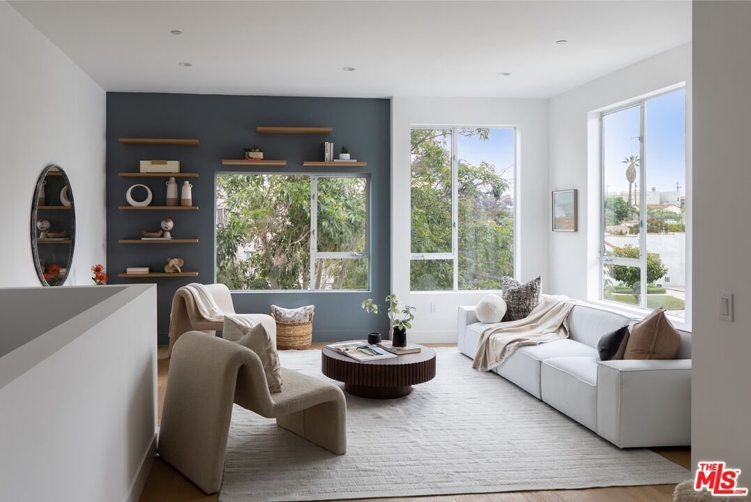 House in Los Angeles, California, United States 3 - 18017100