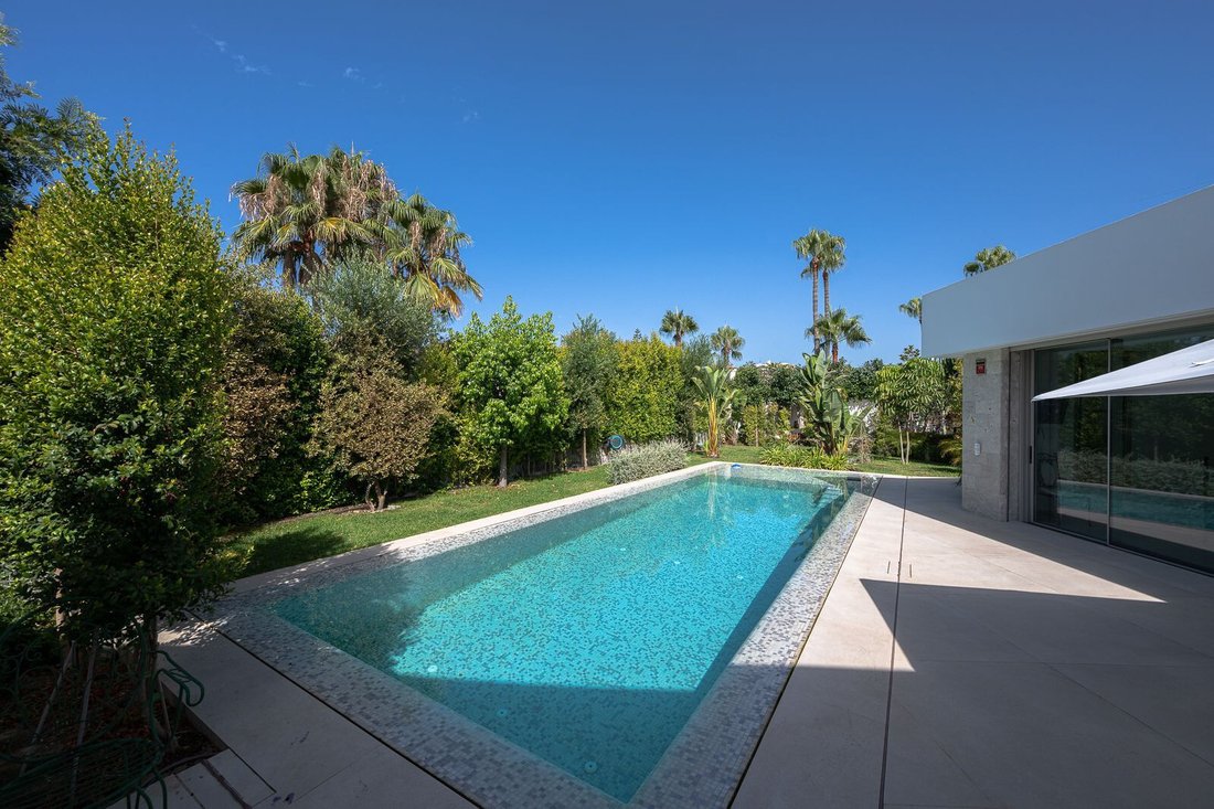 Villa en Elviria-Cabopino, Marbella, España 4 - 18016979