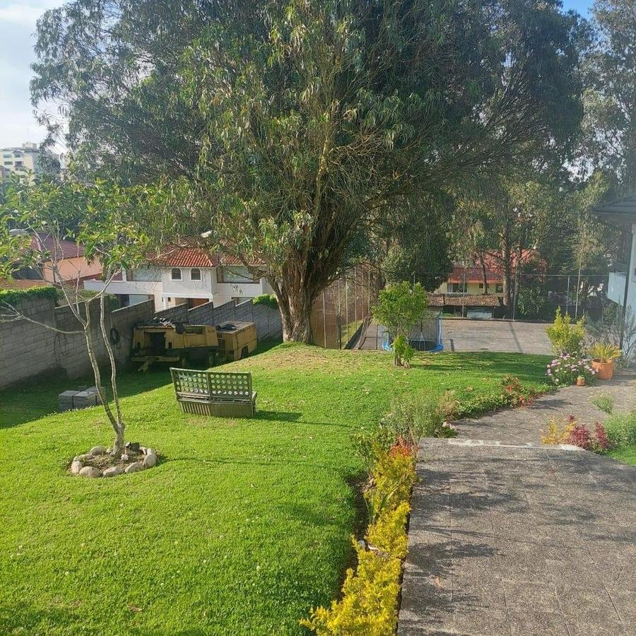 Land in Quito, Pichincha, Ecuador 1 - 18016737