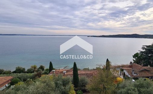 Villa in Padenghe sul Garda, Lombardy, Italy 1