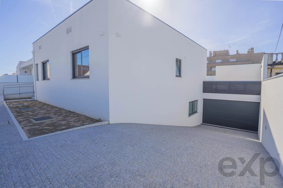 House in Sao Felix da Marinha, Porto District, Portugal 5 - 18017147