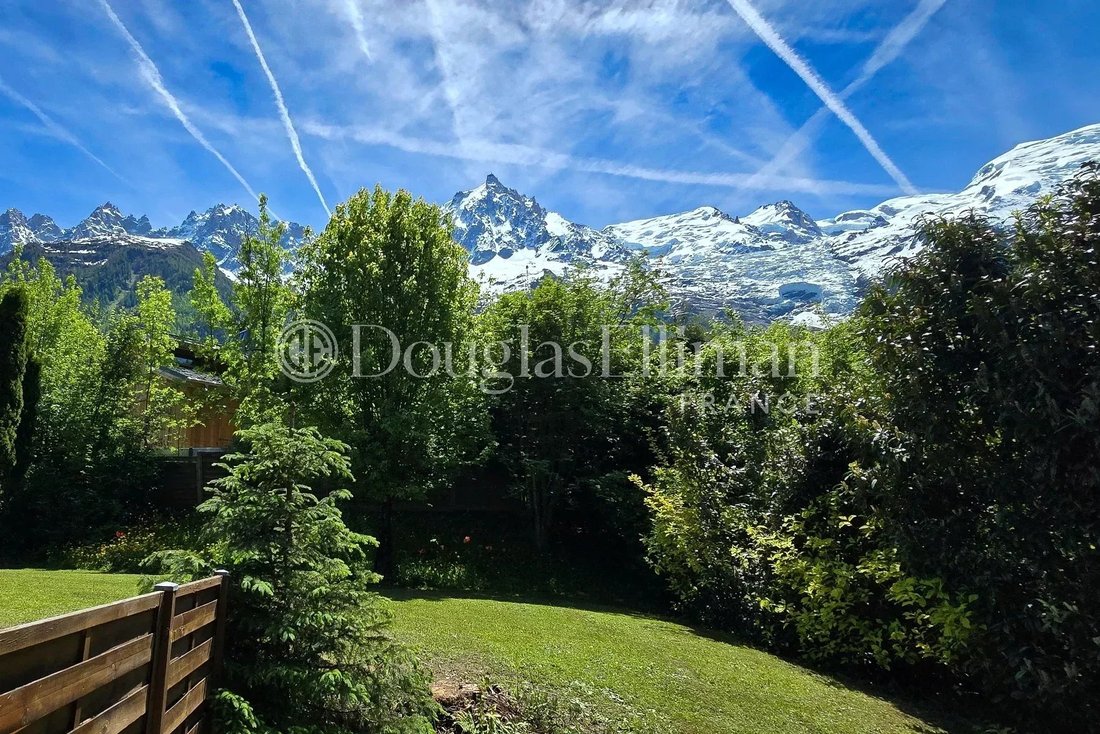 Chalet in Chamonix-Mont-Blanc, Auvergne-Rhône-Alpes, France 2 - 18016998