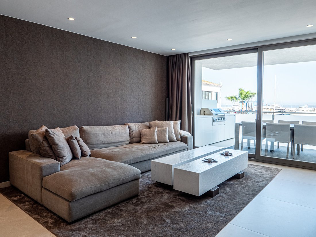 Apartment in Puerto Banus, Marbella, Spain 3 - 12593900