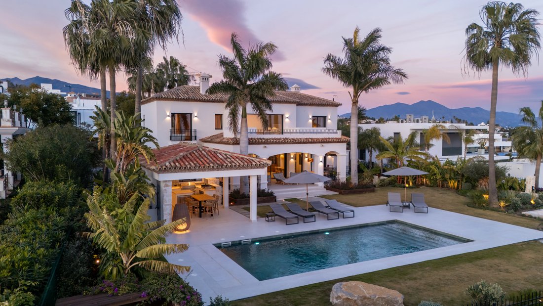 Villa in Cancelada, Estepona, Andalusia 1 - 17025676