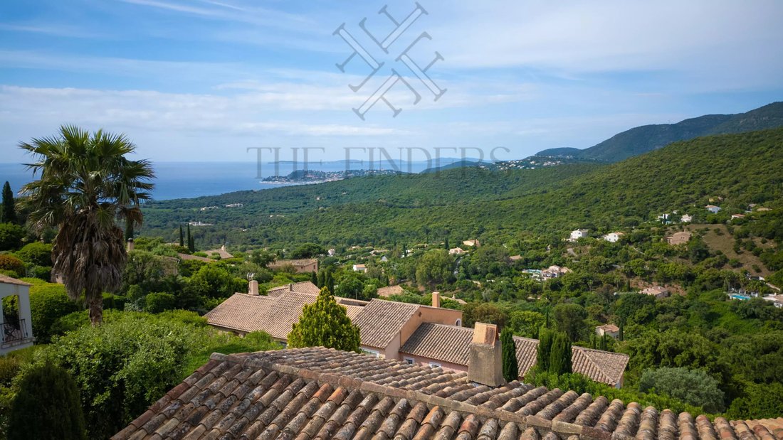 Villa in La Croix-Valmer, Provence-Alpes-Côte d'Azur, France 1 - 18015892