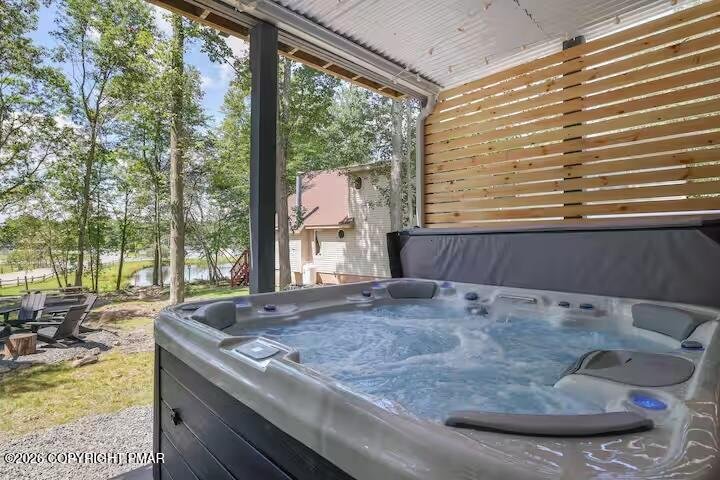 House in Arrowhead Lake, Pennsylvania, United States 5 - 18021406