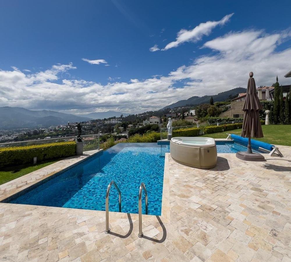 House in Quito, Pichincha, Ecuador 1 - 18016730