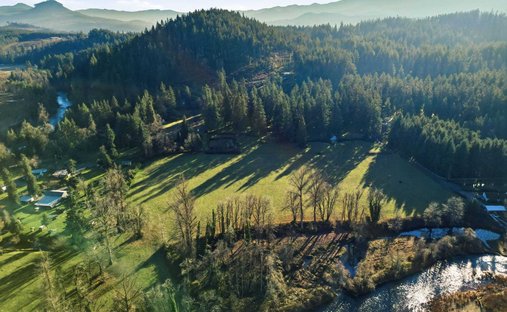 House in Fall Creek, Oregon, United States 1