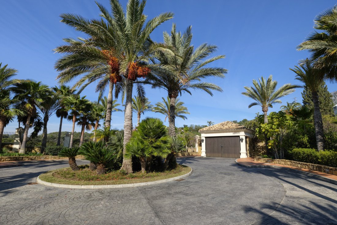 Villa in Marbella, Andalusia, Spain 5 - 12130481