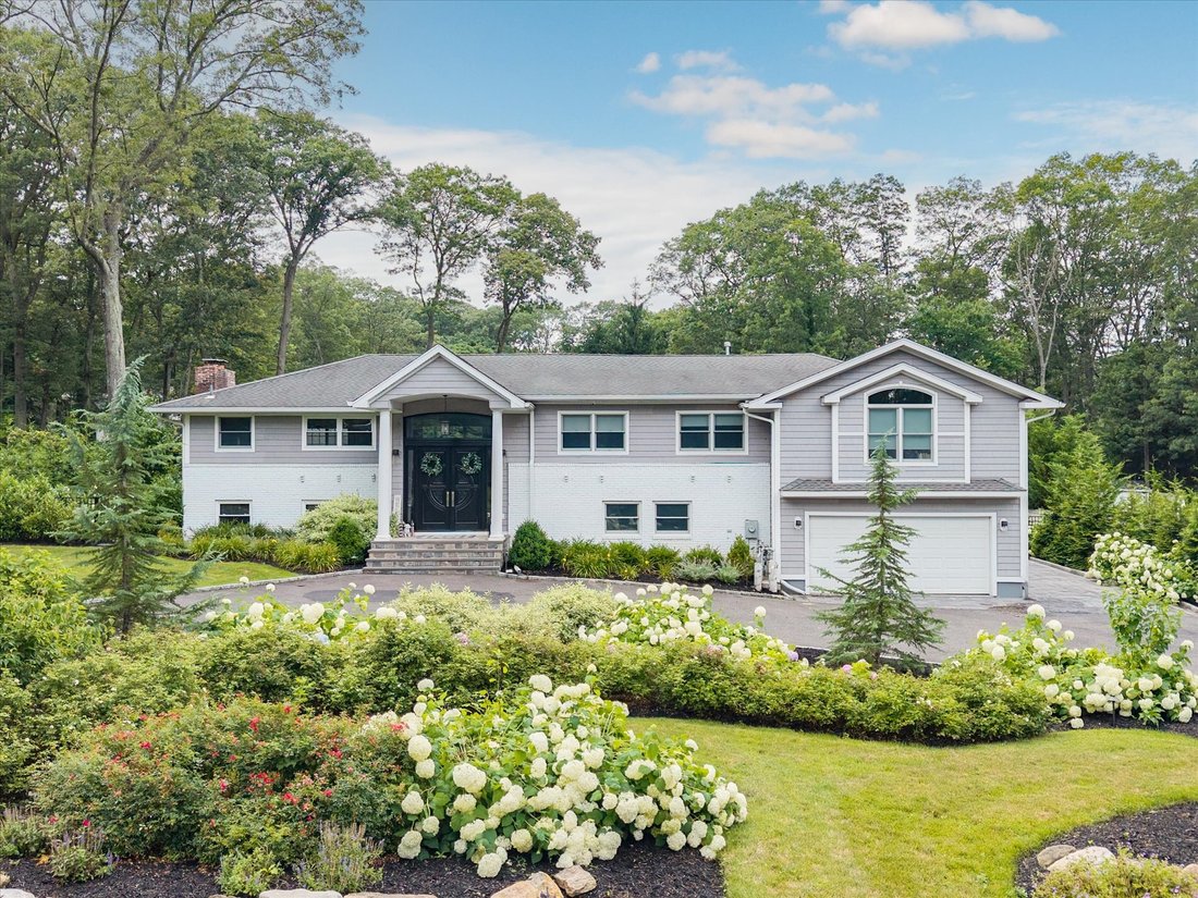 House in Melville, New York, United States 2 - 18016952