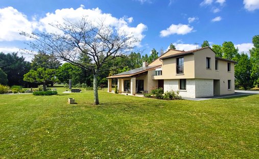 House in Triac-Lautrait, Nouvelle-Aquitaine, France 1