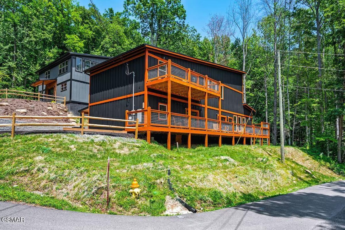House in Gatlinburg, Tennessee, United States 1 - 18018697