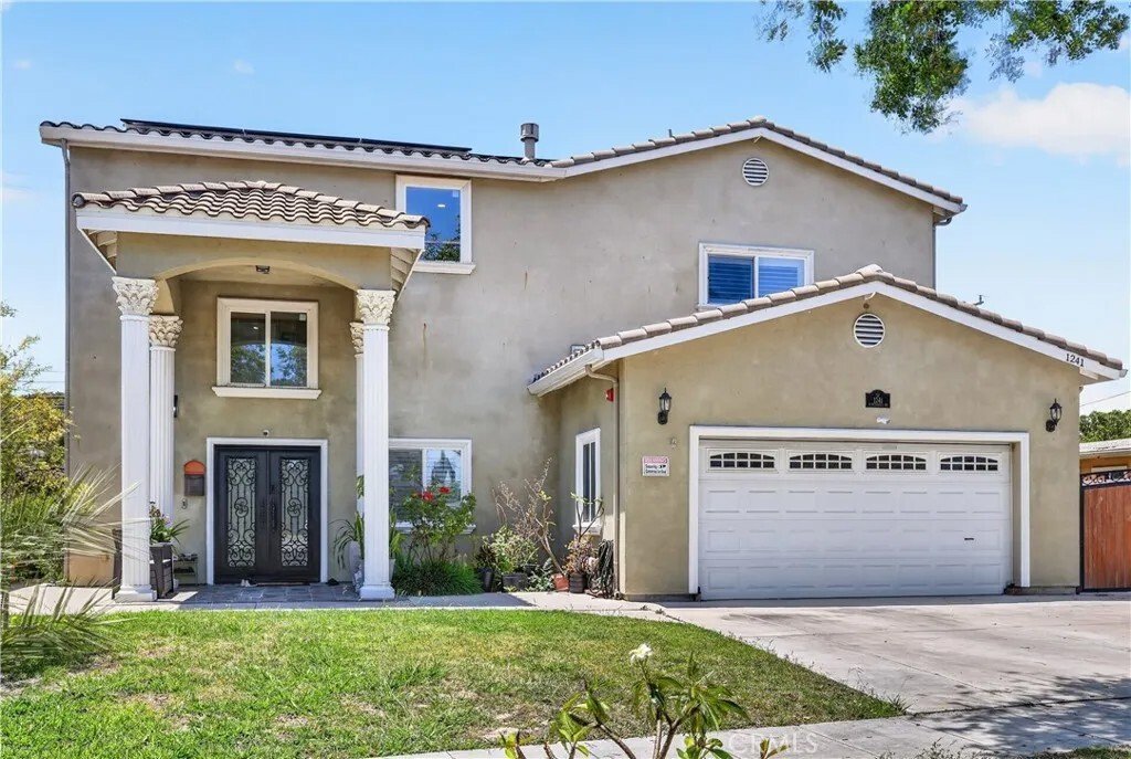House in Signal Hill, California, United States 1 - 18016289