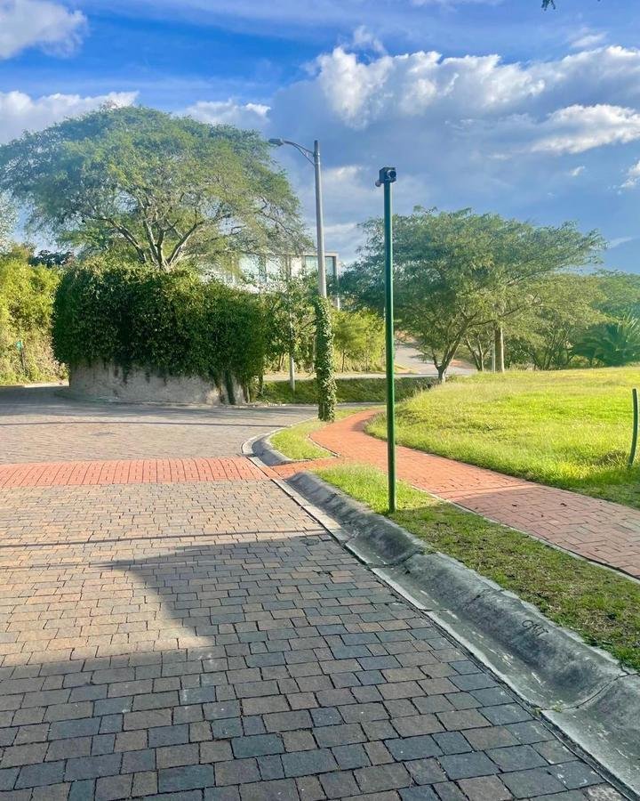 Land in Quito, Pichincha, Ecuador 2 - 18016717