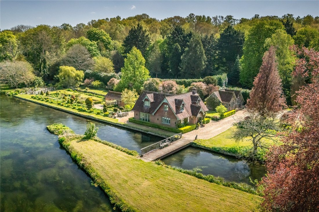 House in Chilbolton, England 1 - 18019424