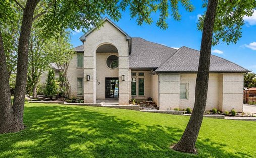 House in Arlington, Texas, United States 1
