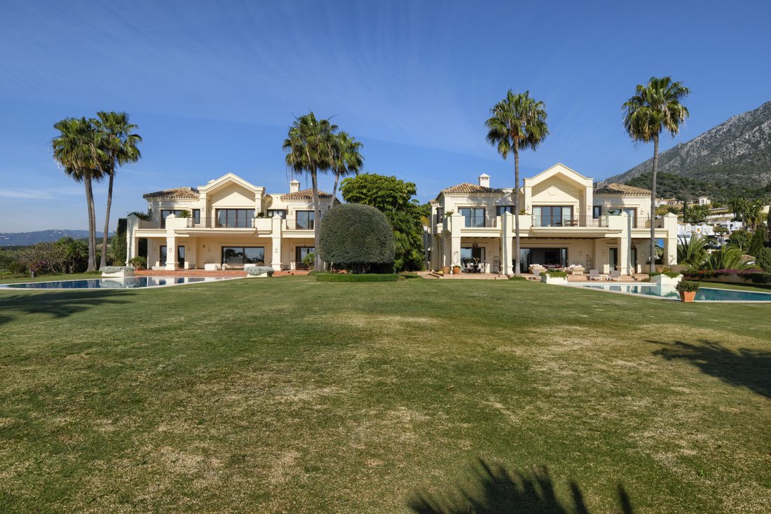 Villa in Marbella, Andalusia, Spain 2 - 12130481