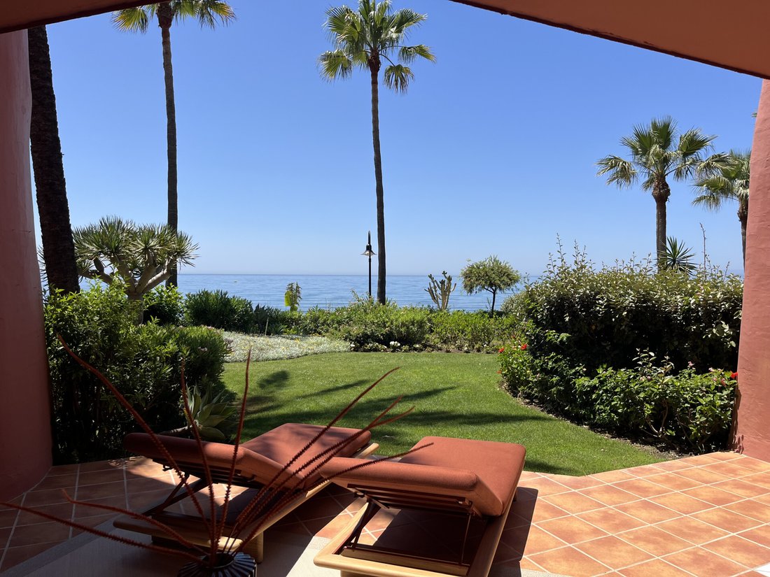 Apartment in Gualdalmansa, Estepona, Andalusia 1 - 15967374
