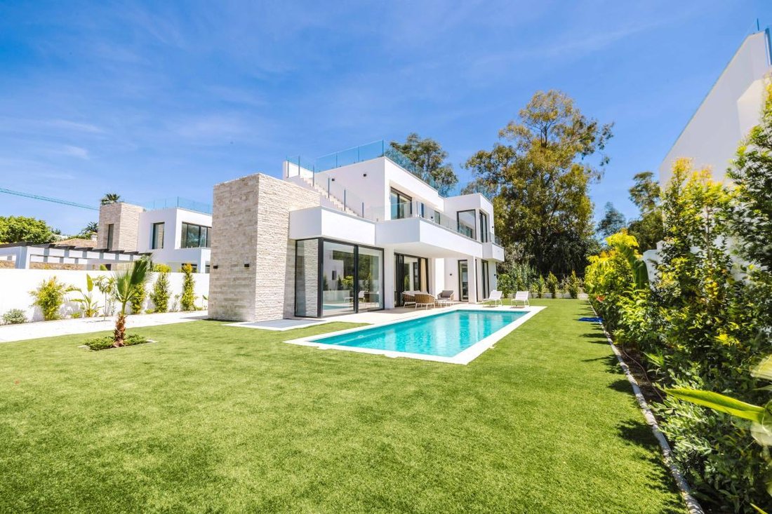 Villa in Estepona, Andalusia, Spain 2 - 18000534
