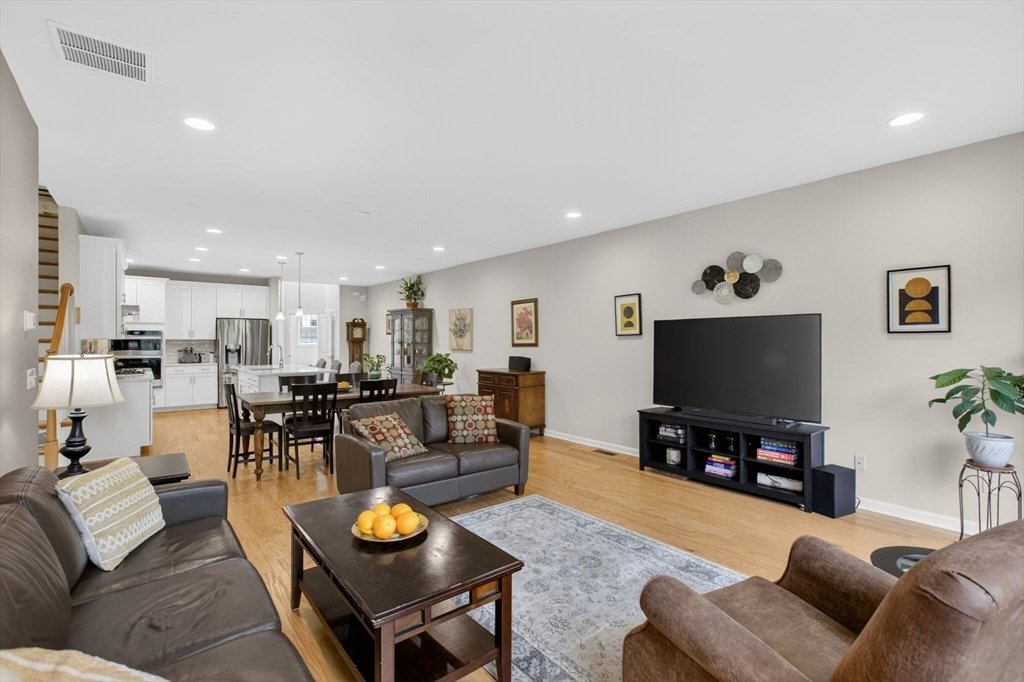 House in Upton, Massachusetts, United States 5 - 18020849