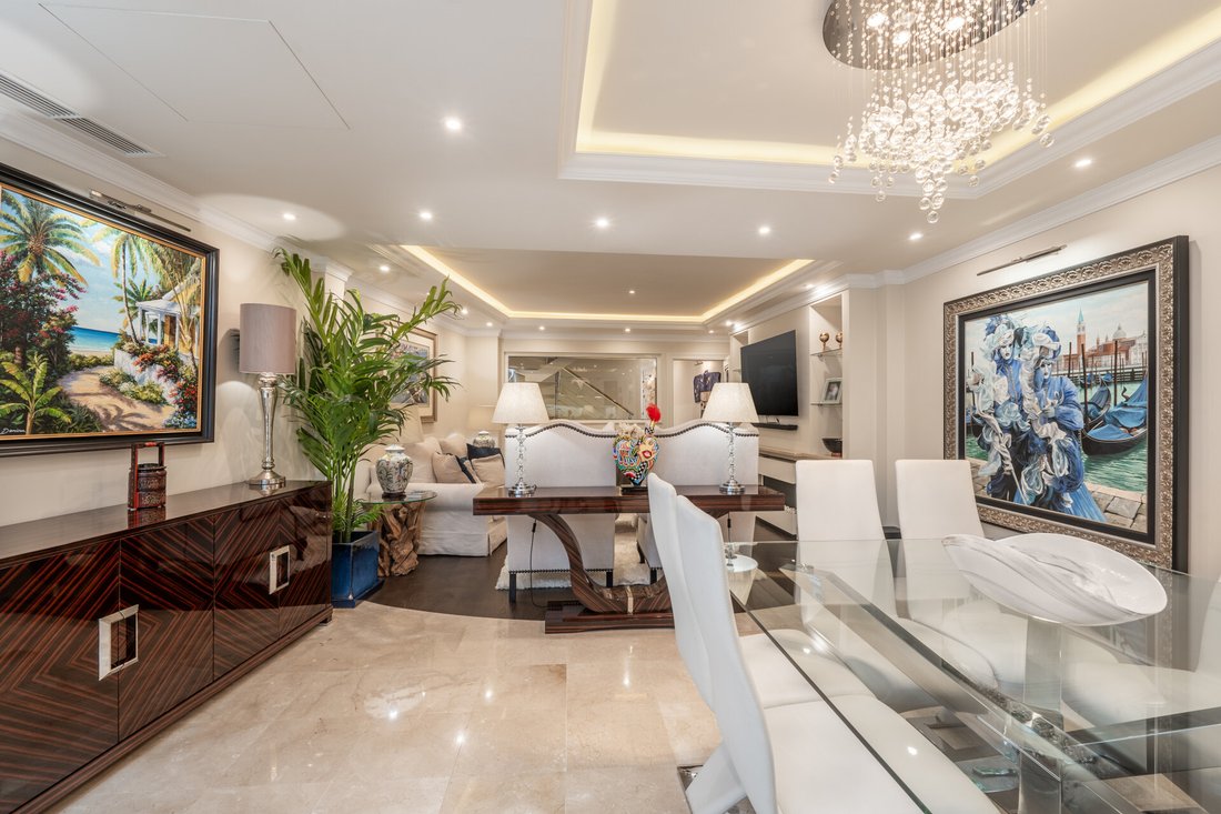 Townhouse in Marbella, Andalusia, Spain 5 - 17598467