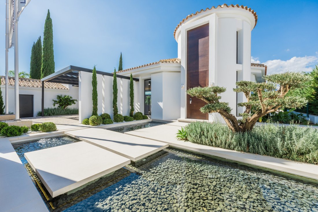 Villa in Nueva Andalucia, Marbella, Spain 1 - 12470448