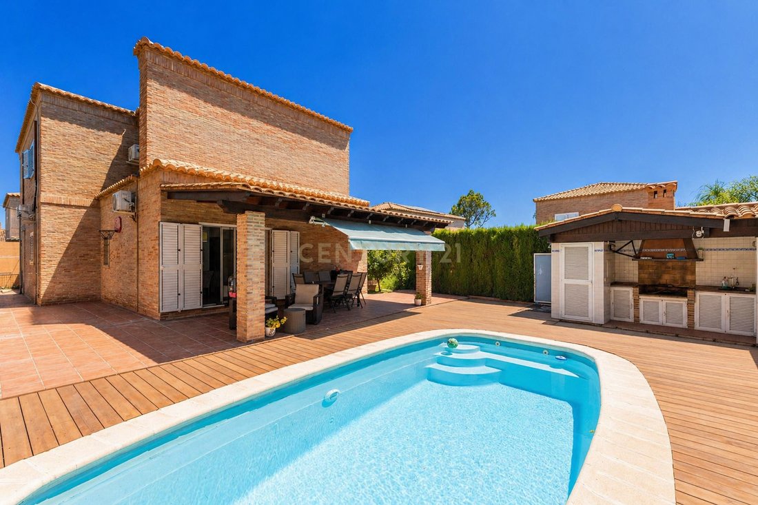 Villa in Paterna, Valencian Community, Spain 1 - 18020488