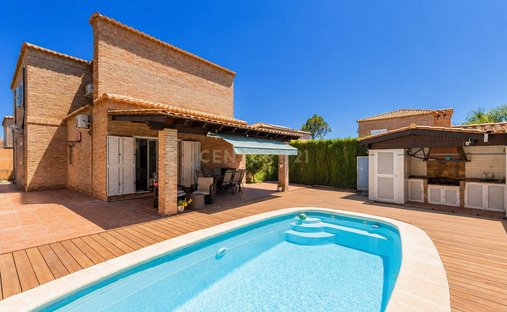 Villa in Paterna, Valencian Community, Spain 1