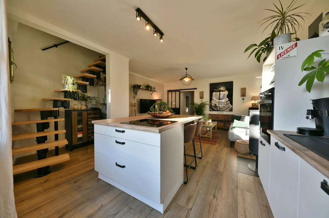 Townhouse in Uzès, Occitania, France 4 - 18016985