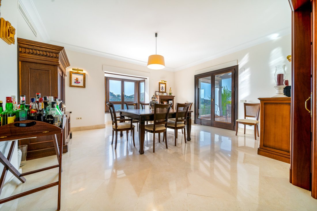 Villa in Benahavis, Andalusia, Spain 5 - 15714083