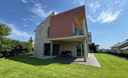 Chalet a Santa Cruz de Bezana, Cantabria, Spagna 1