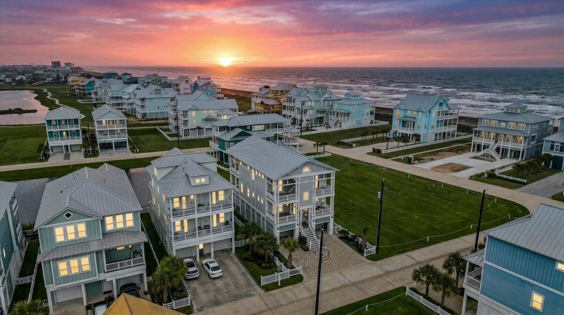 House in Galveston, Texas, United States 2 - 18018111
