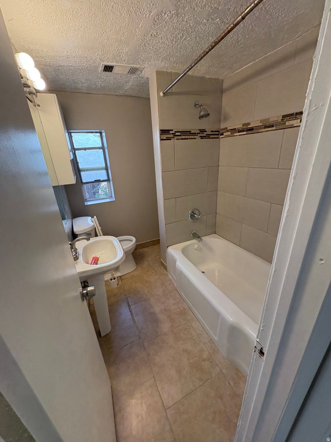 Salt Lake City, Utah, United States 5 - 18019253