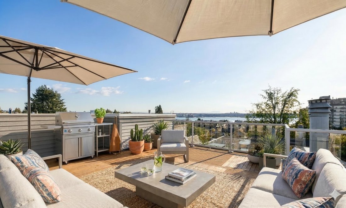 House in North Vancouver, British Columbia, Canada 1 - 18021064