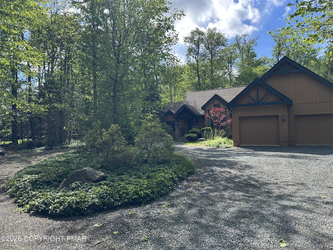 House in Pocono Pines, Pennsylvania, United States 3 - 17967971